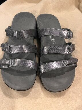 Vionic Pewter Aubrey Textured-Strap Slide Sandals size 9